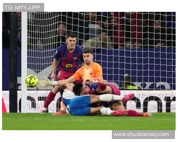 西班牙人队与巴塞罗那的德比战激战正酣球迷期待精彩对决